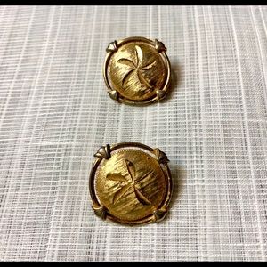 Vintage Gold Toned Sand Dollar Clip On Earrings